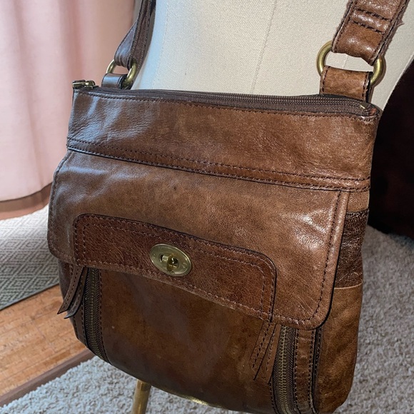 Icons Medium Lamb Leather Crossbody - Beige